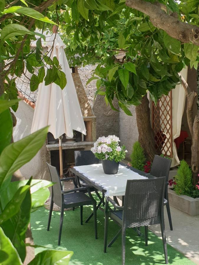 Casa Vacanze Con Giardino E Area Barbecue Martis المظهر الخارجي الصورة