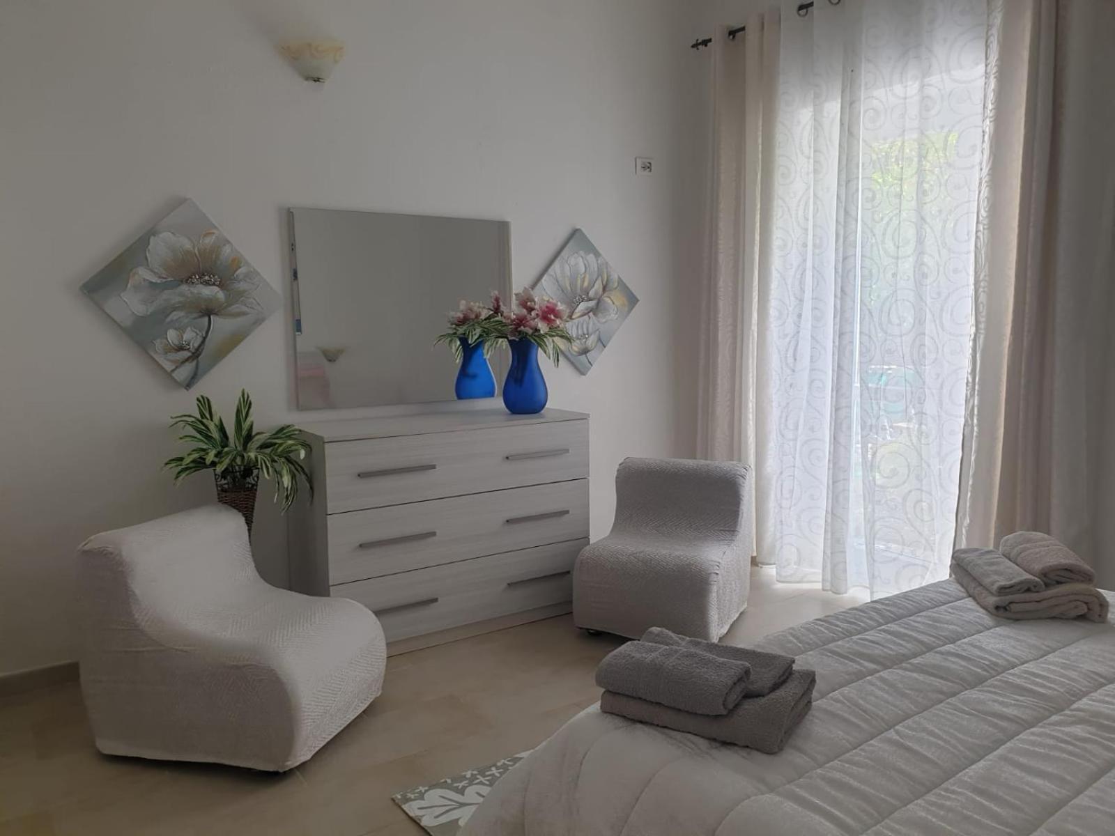 Casa Vacanze Con Giardino E Area Barbecue Martis الغرفة الصورة
